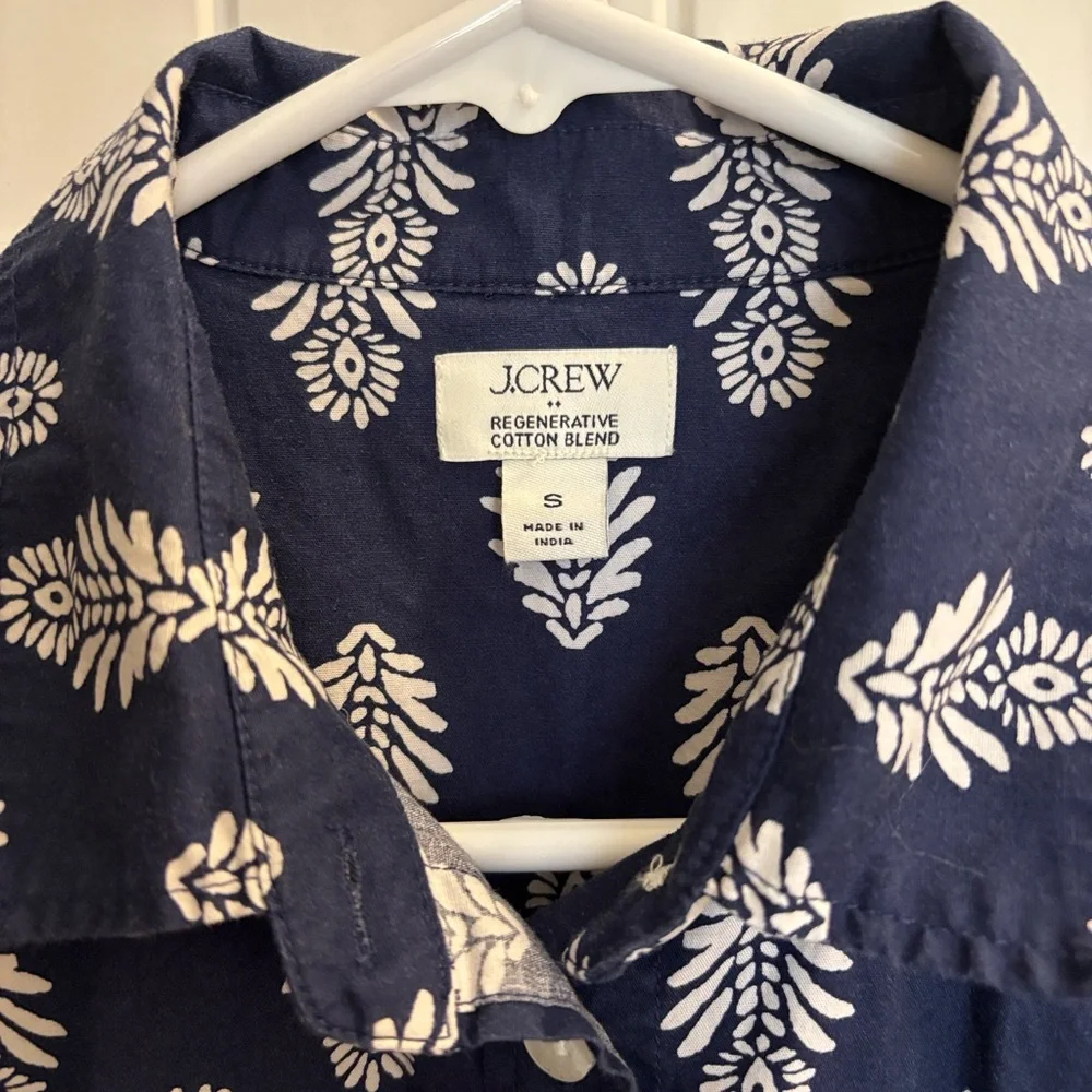 J Crew Factory Button Up Poplin Shirt in Signature Fit, size small - Picture 12 of 12